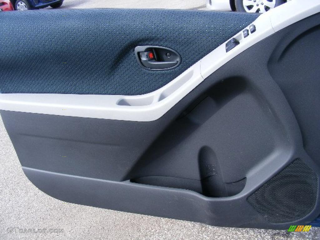 2008 Yaris 3 Door Liftback - Blazing Blue Pearl / Dark Charcoal photo #23