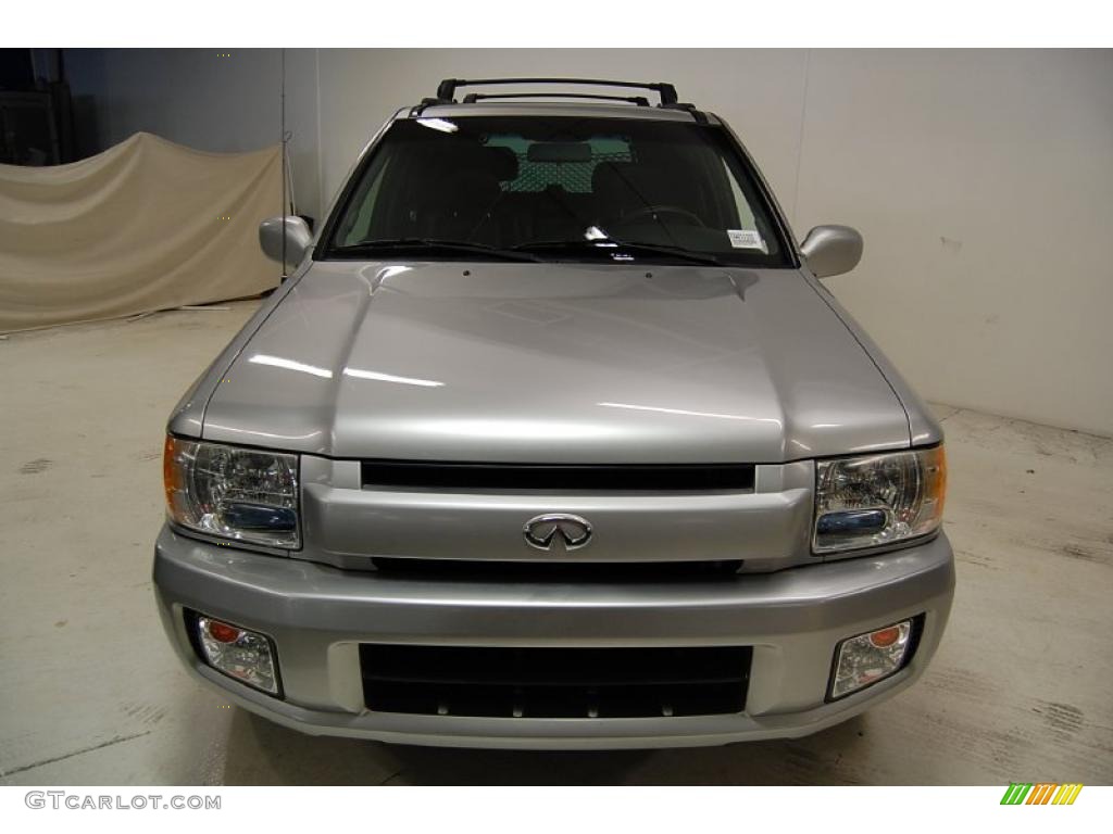 2002 QX4  - Brilliant Silver Metallic / Graphite photo #5