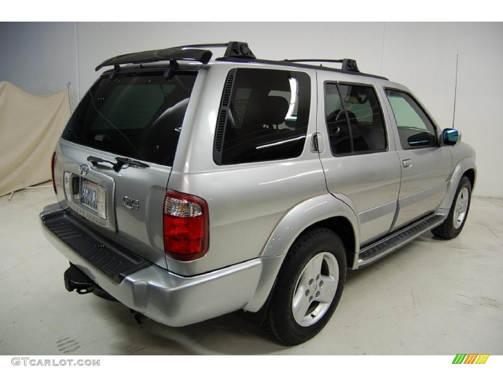 2002 QX4  - Brilliant Silver Metallic / Graphite photo #6
