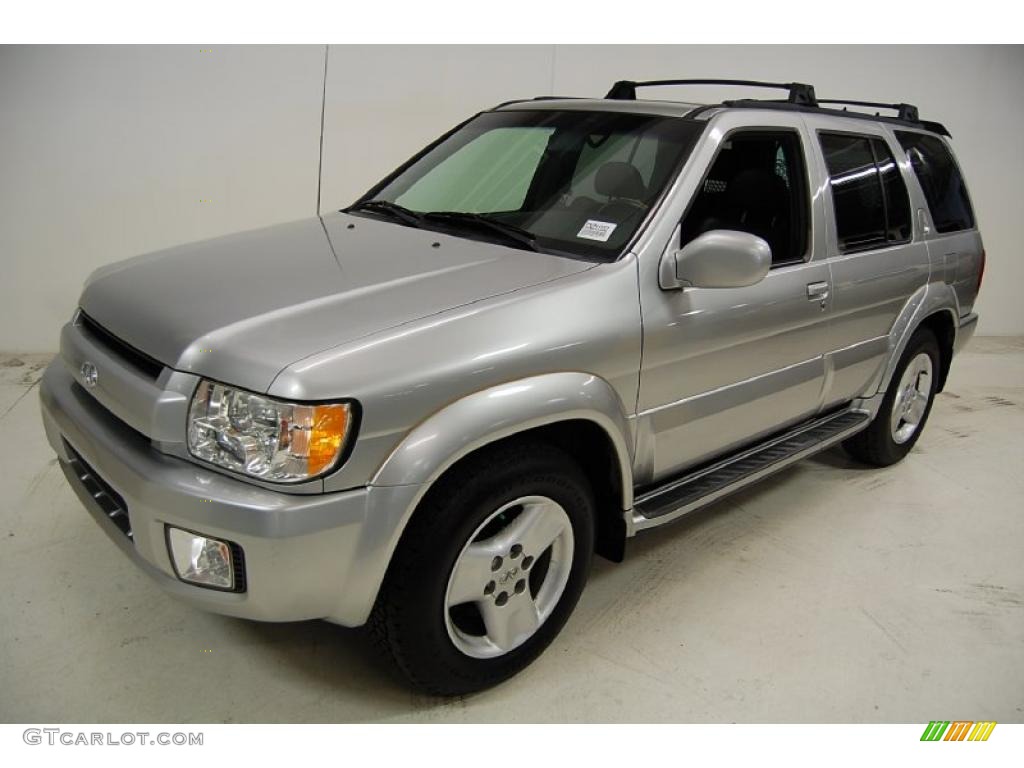 2002 QX4  - Brilliant Silver Metallic / Graphite photo #9