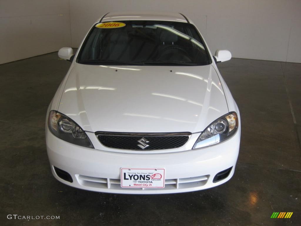 2006 Reno  - Absolute White / Gray photo #2