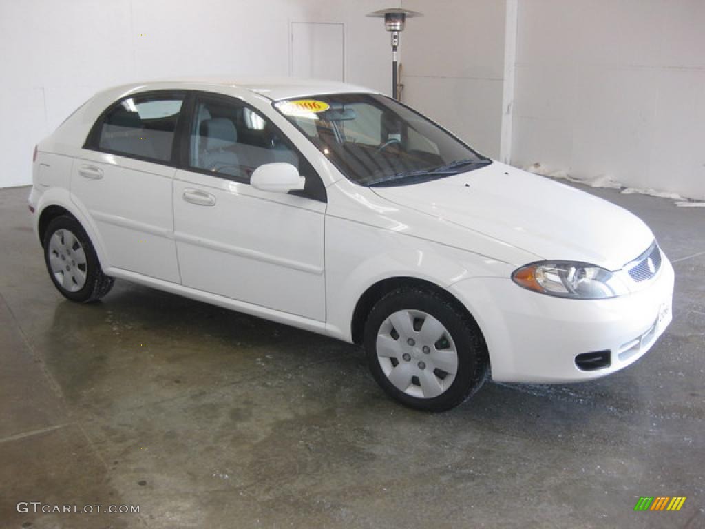 2006 Reno  - Absolute White / Gray photo #3