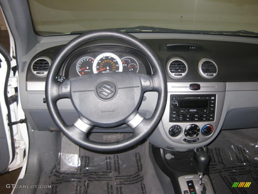 2006 Reno  - Absolute White / Gray photo #9