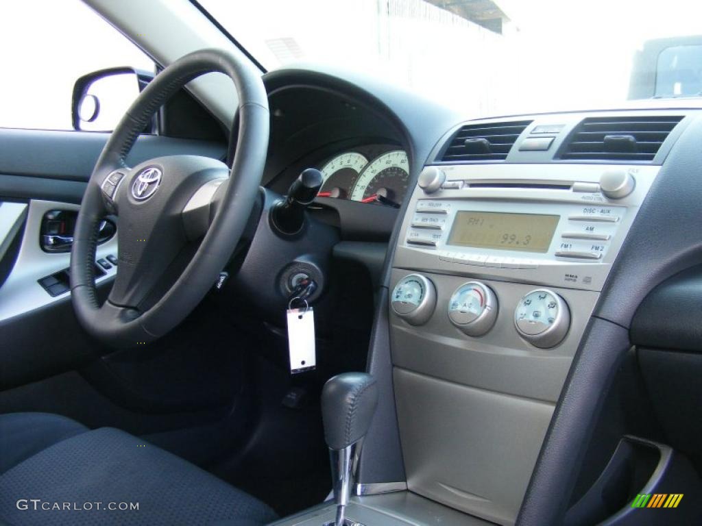 2007 Camry SE - Black / Dark Charcoal photo #19