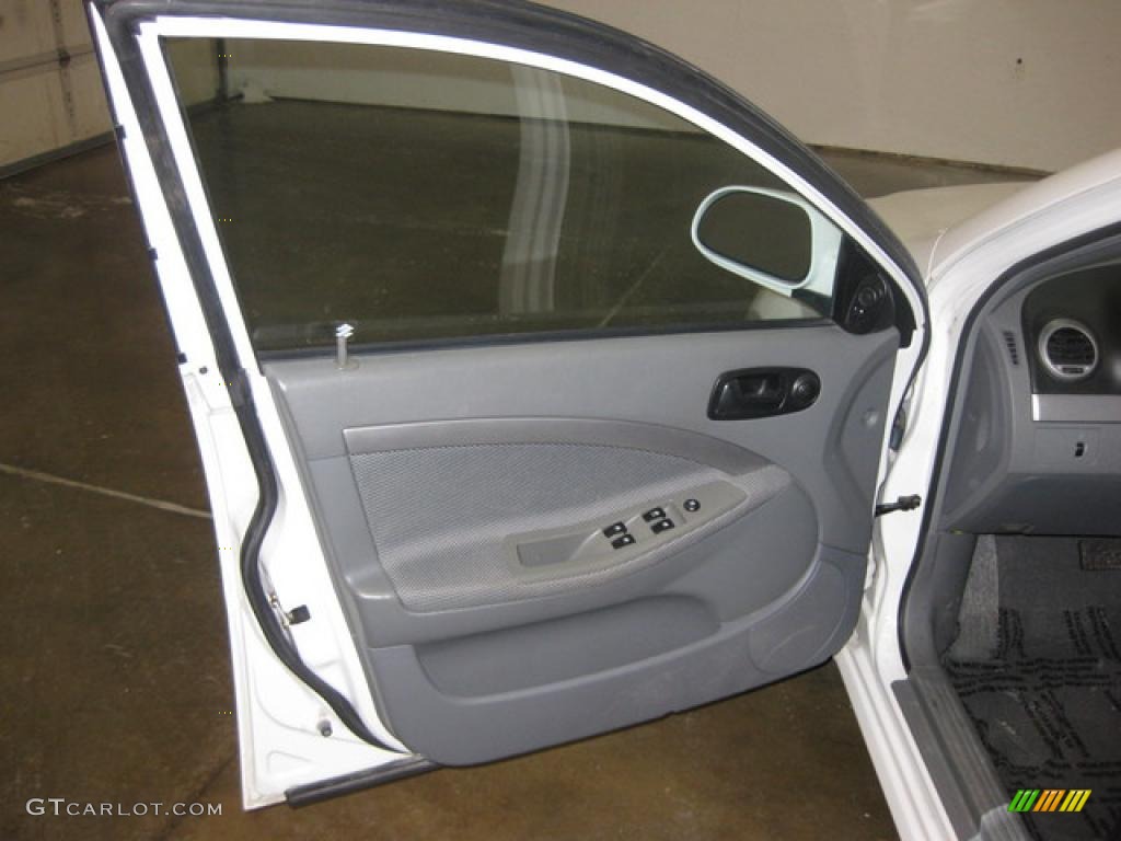 2006 Reno  - Absolute White / Gray photo #12