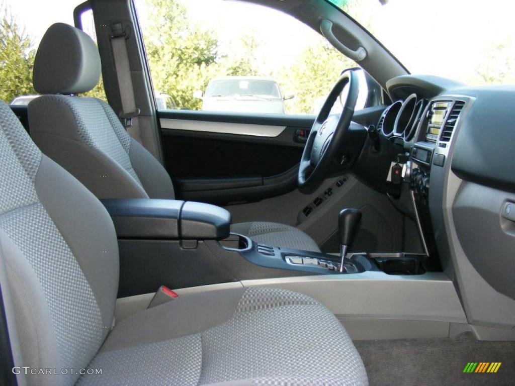 2006 4Runner SR5 4x4 - Natural White / Stone Gray photo #20