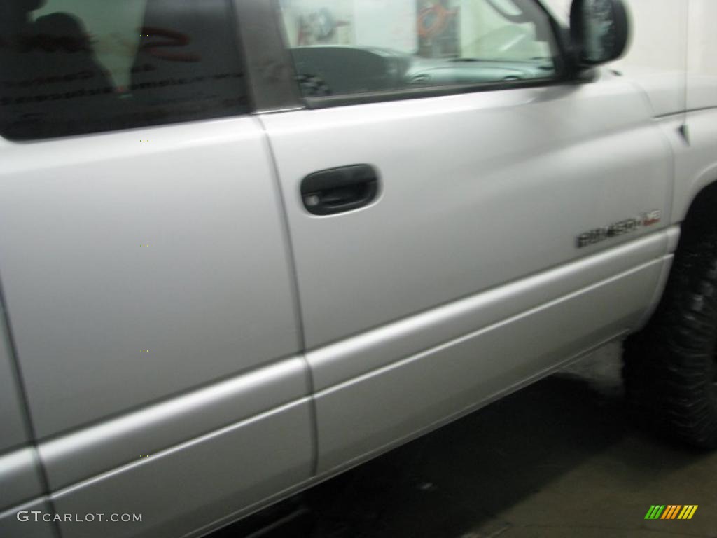 2001 Ram 1500 SLT Club Cab 4x4 - Bright Silver Metallic / Mist Gray photo #50