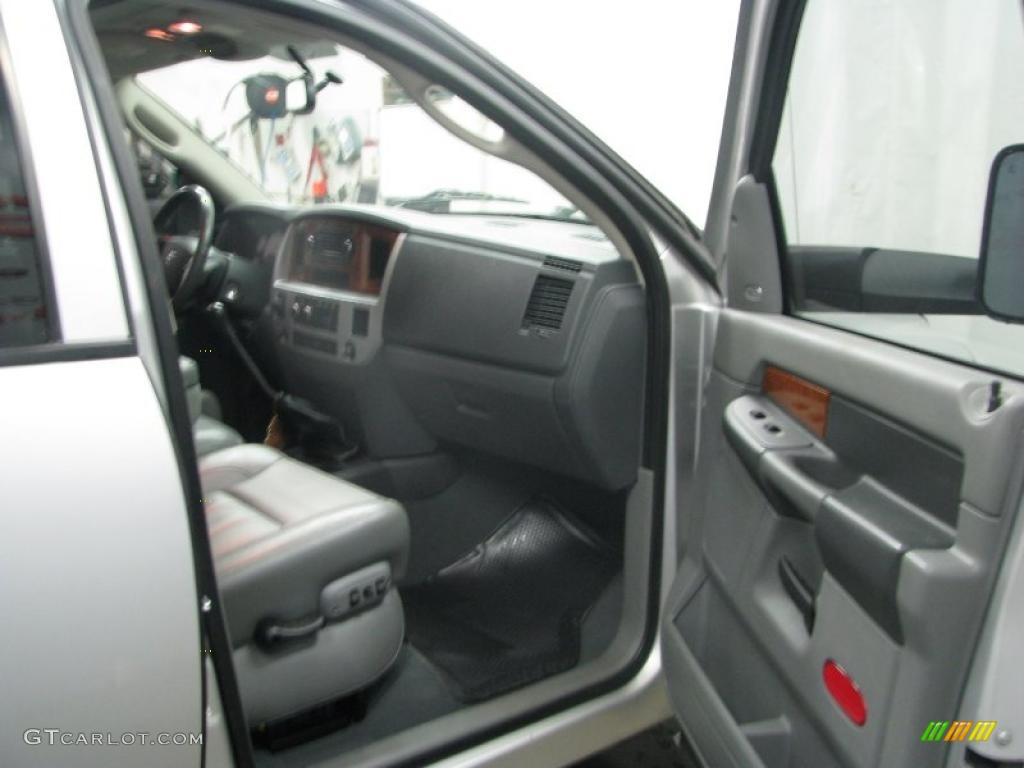 2007 Ram 3500 Laramie Mega Cab 4x4 - Bright Silver Metallic / Medium Slate Gray photo #27