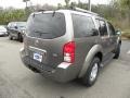 2006 Storm Grey Metallic Nissan Pathfinder SE 4x4  photo #14