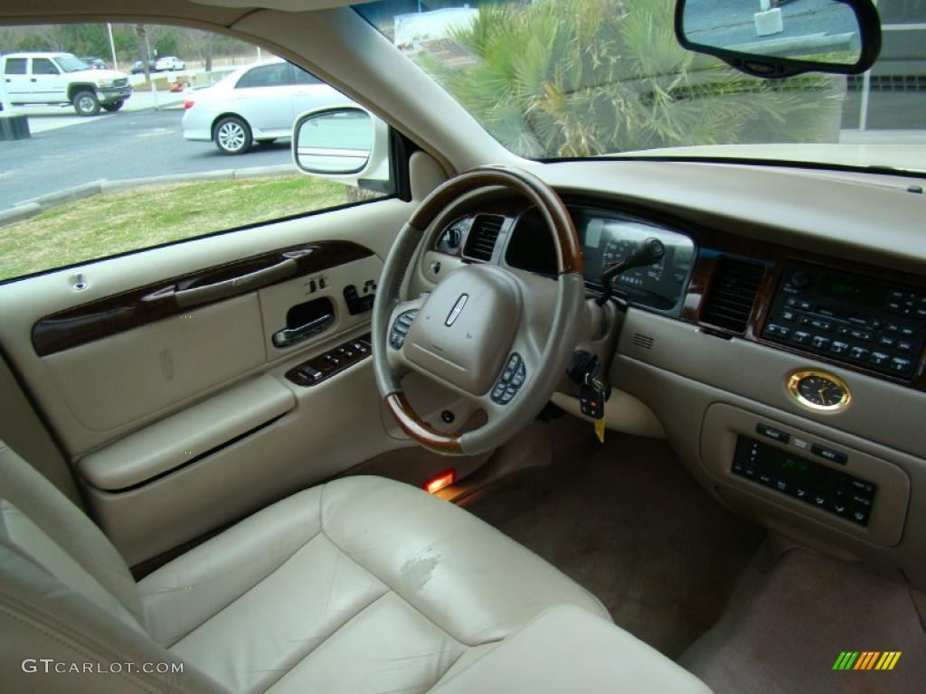 2000 Town Car Cartier - Ivory Parchment Pearl Tri Coat / Light Parchment photo #21