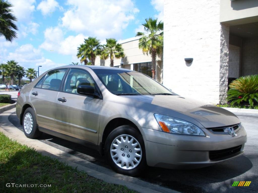 2003 Accord DX Sedan - Desert Mist Metallic / Ivory photo #4
