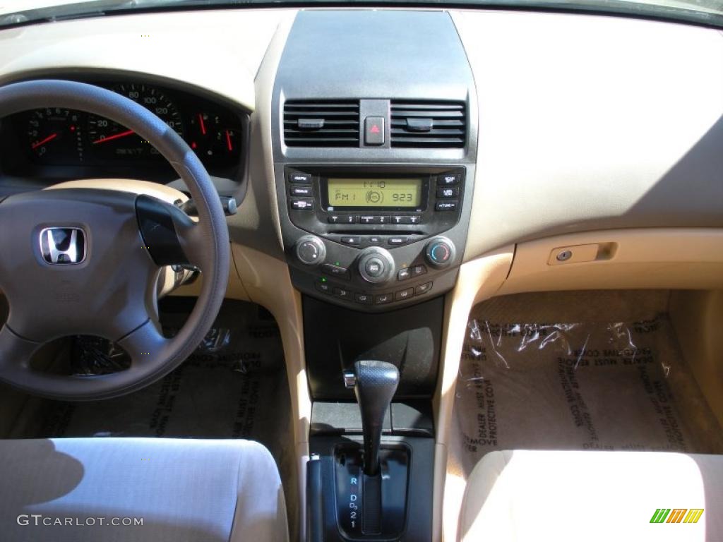 2003 Accord DX Sedan - Desert Mist Metallic / Ivory photo #18