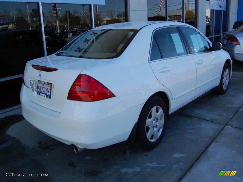 2007 Accord LX Sedan - Taffeta White / Ivory photo #3