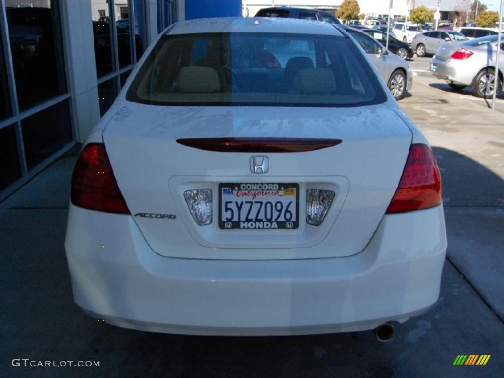2007 Accord LX Sedan - Taffeta White / Ivory photo #4