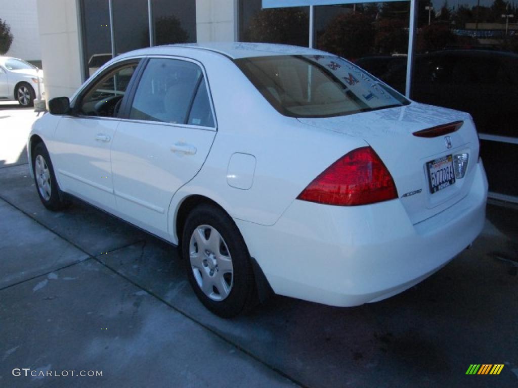 2007 Accord LX Sedan - Taffeta White / Ivory photo #5