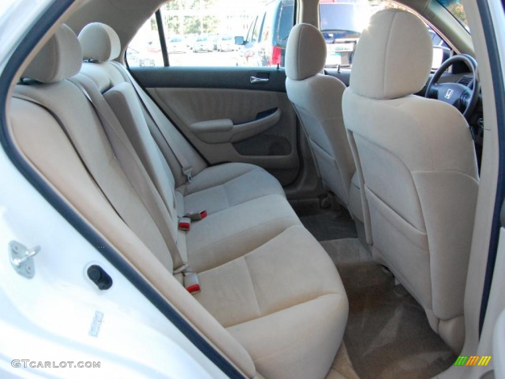 2007 Accord LX Sedan - Taffeta White / Ivory photo #15