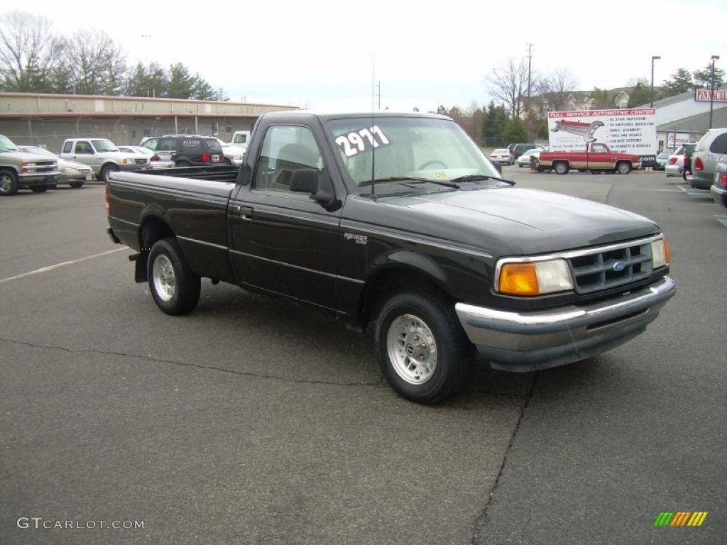 1993 Ranger XL Regular Cab - Raven Black / Beige photo #2