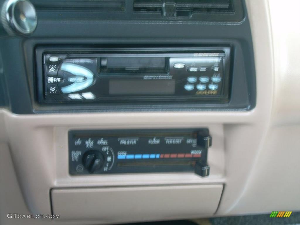 1993 Ranger XL Regular Cab - Raven Black / Beige photo #14