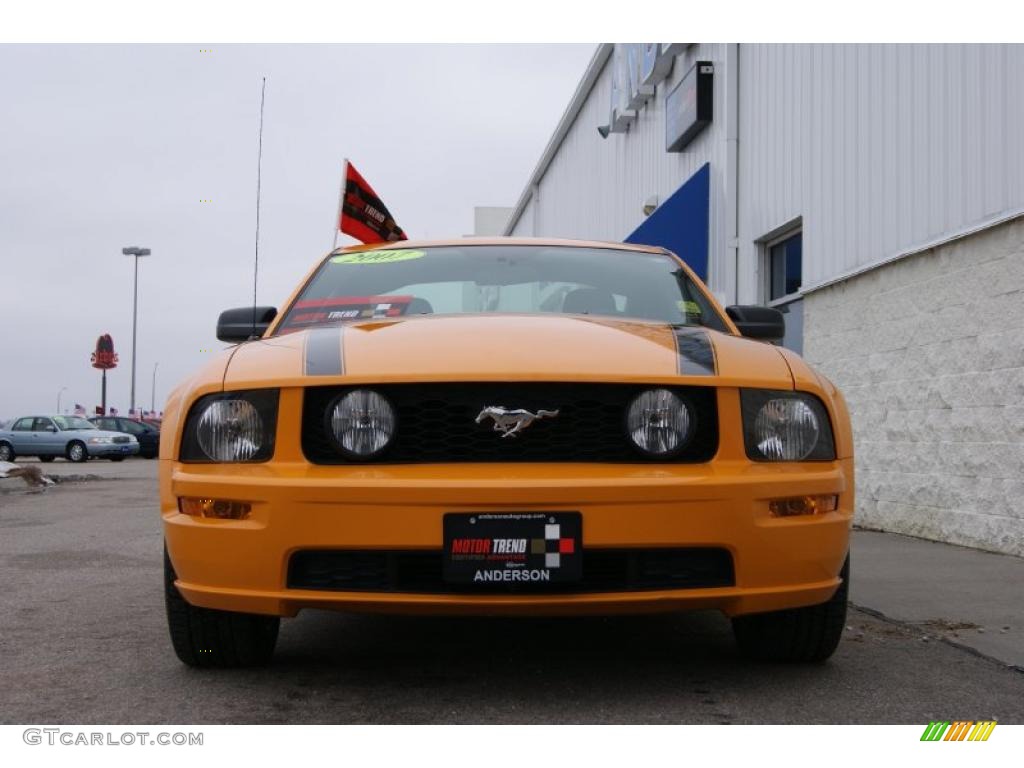 2007 Mustang GT Deluxe Coupe - Grabber Orange / Dark Charcoal photo #2