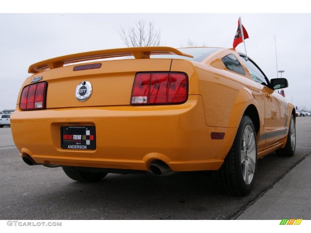 2007 Mustang GT Deluxe Coupe - Grabber Orange / Dark Charcoal photo #7
