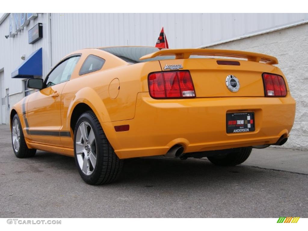 2007 Mustang GT Deluxe Coupe - Grabber Orange / Dark Charcoal photo #9