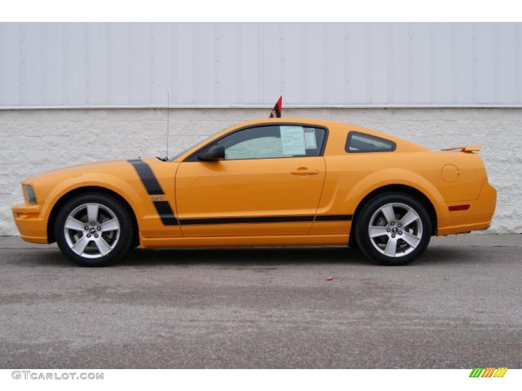 2007 Mustang GT Deluxe Coupe - Grabber Orange / Dark Charcoal photo #11