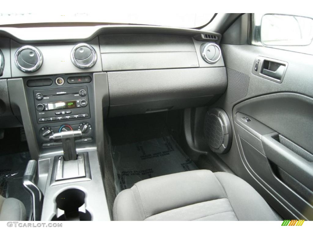 2007 Mustang GT Deluxe Coupe - Grabber Orange / Dark Charcoal photo #17