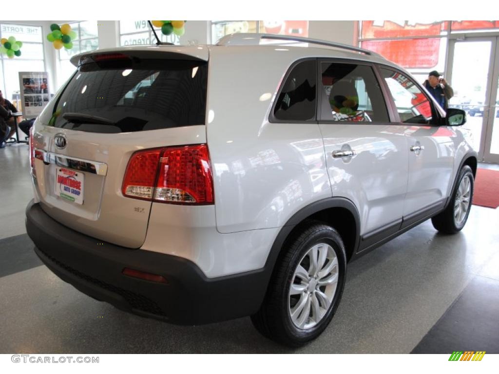 2011 Sorento EX - Bright Silver / Black photo #8