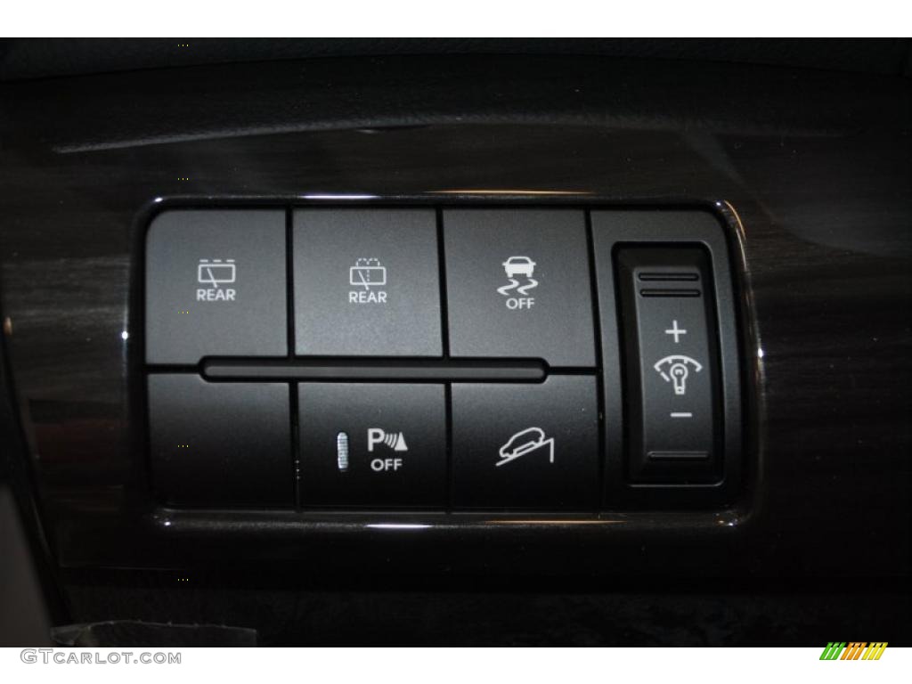 2011 Sorento EX - Bright Silver / Black photo #31