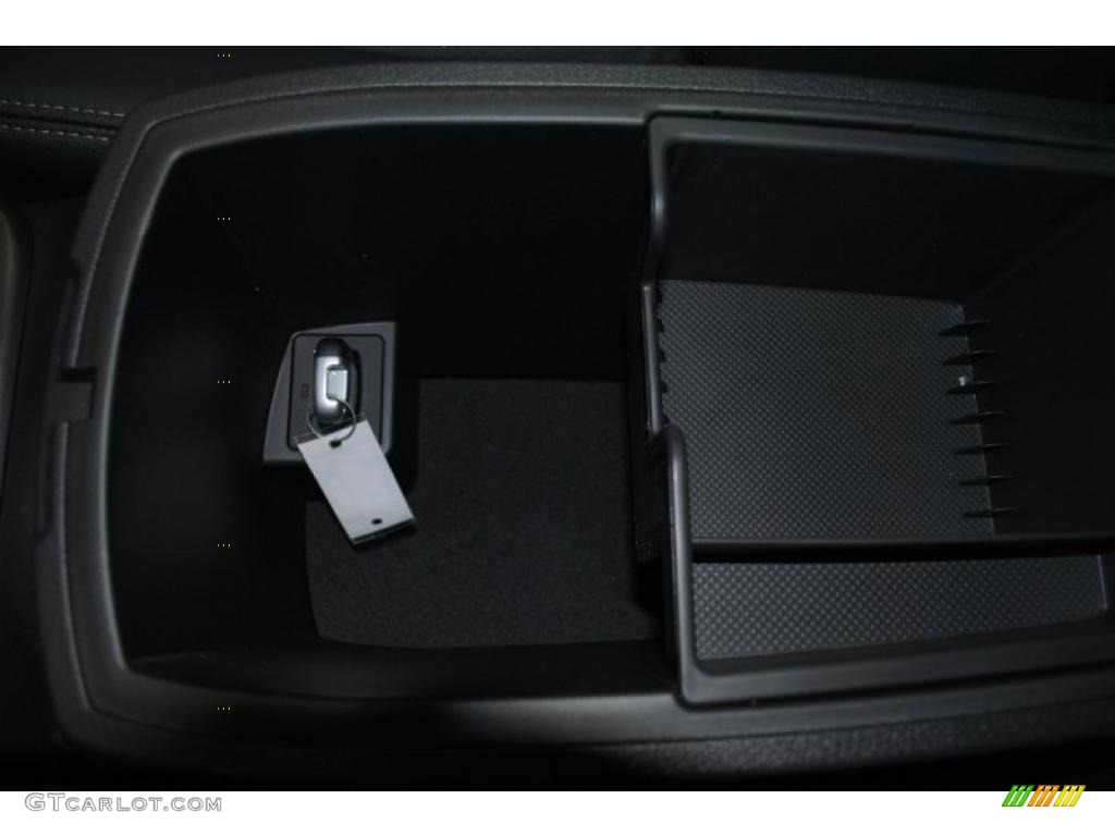 2011 Sorento EX - Bright Silver / Black photo #46