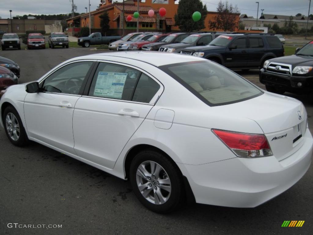 2010 Accord LX-P Sedan - Taffeta White / Ivory photo #3