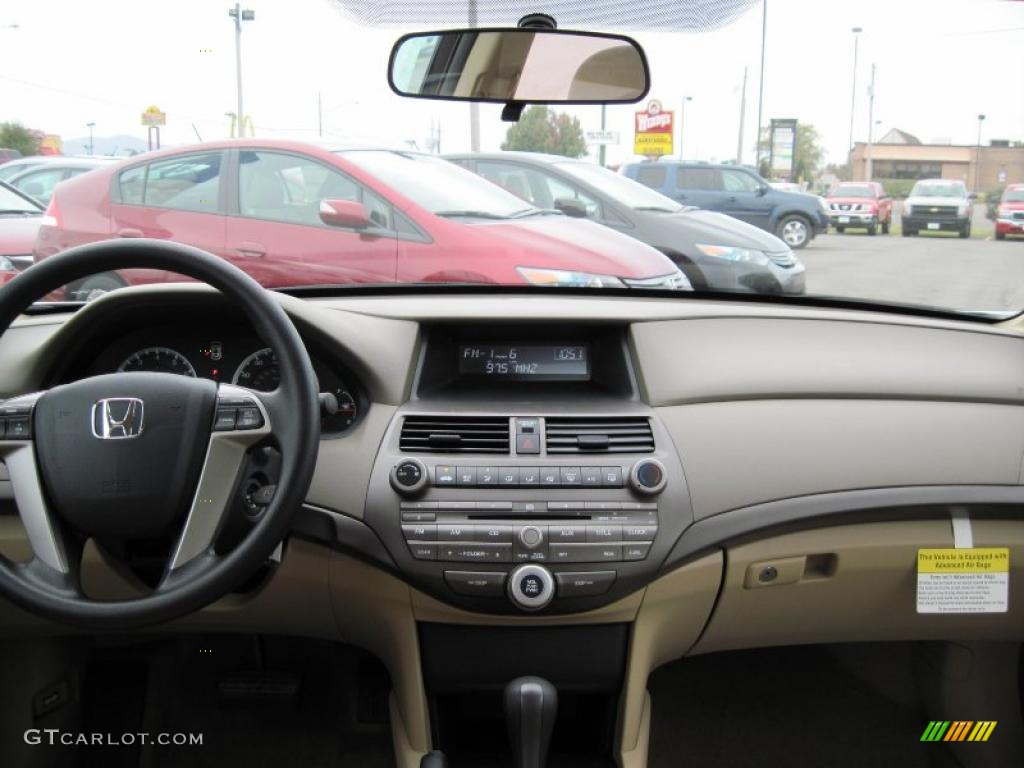 2010 Accord LX-P Sedan - Taffeta White / Ivory photo #5