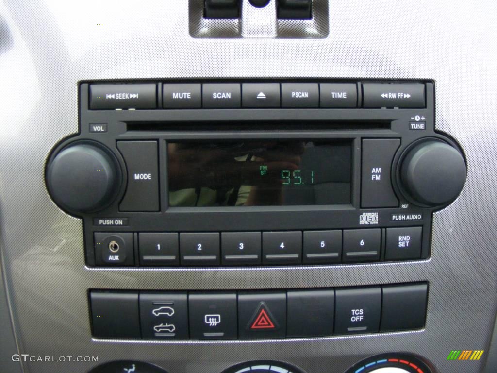 2006 Chrysler PT Cruiser GT Convertible Controls Photo #2708336