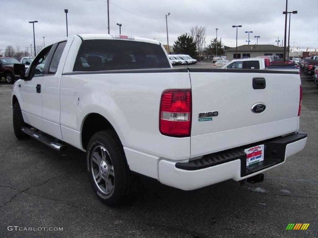 2006 F150 XLT SuperCab - Oxford White / Medium Flint photo #3