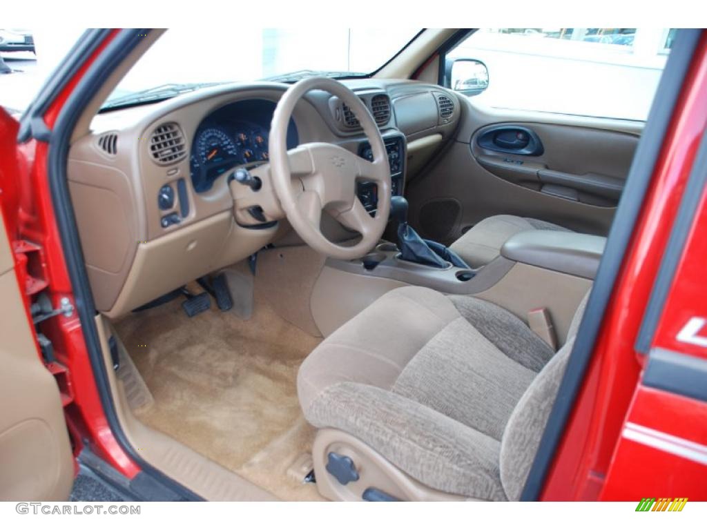 2002 TrailBlazer LS - Victory Red / Medium Oak photo #19