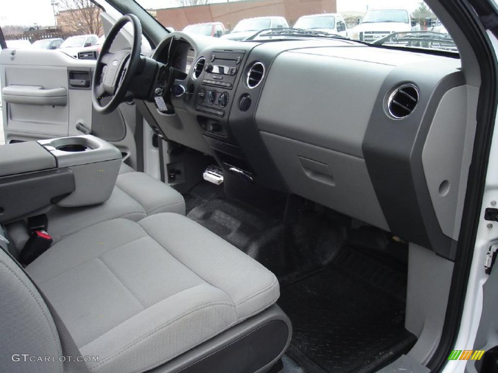 2006 F150 XLT SuperCab - Oxford White / Medium Flint photo #20