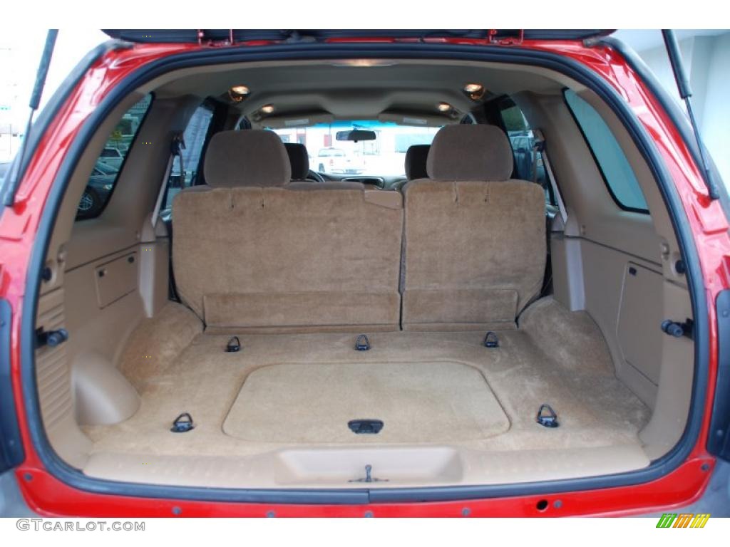 2002 TrailBlazer LS - Victory Red / Medium Oak photo #30