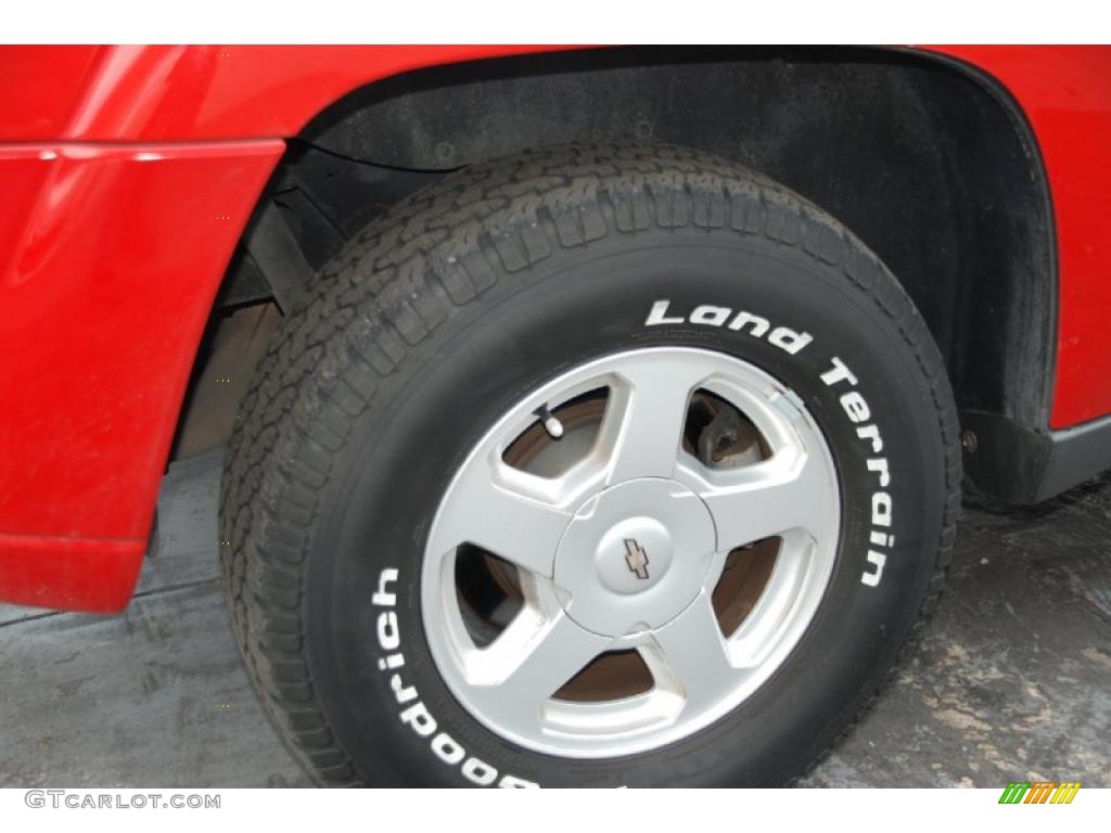 2002 TrailBlazer LS - Victory Red / Medium Oak photo #34