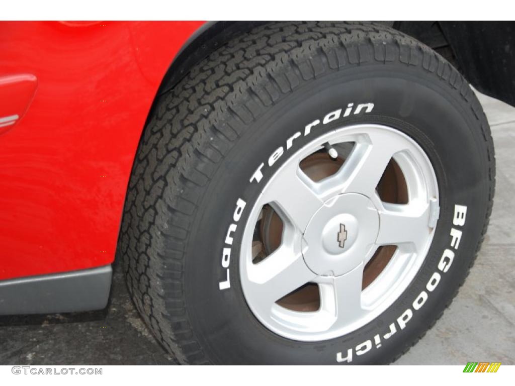 2002 TrailBlazer LS - Victory Red / Medium Oak photo #35