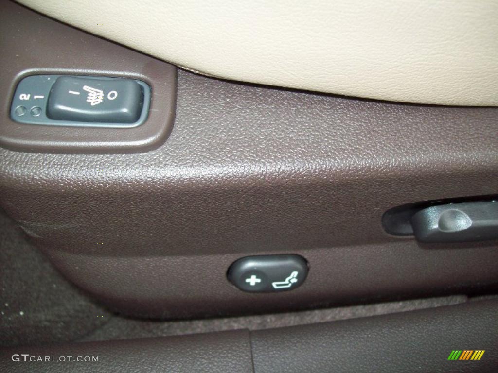 2010 Malibu LT Sedan - White Diamond Tricoat / Cocoa/Cashmere photo #24