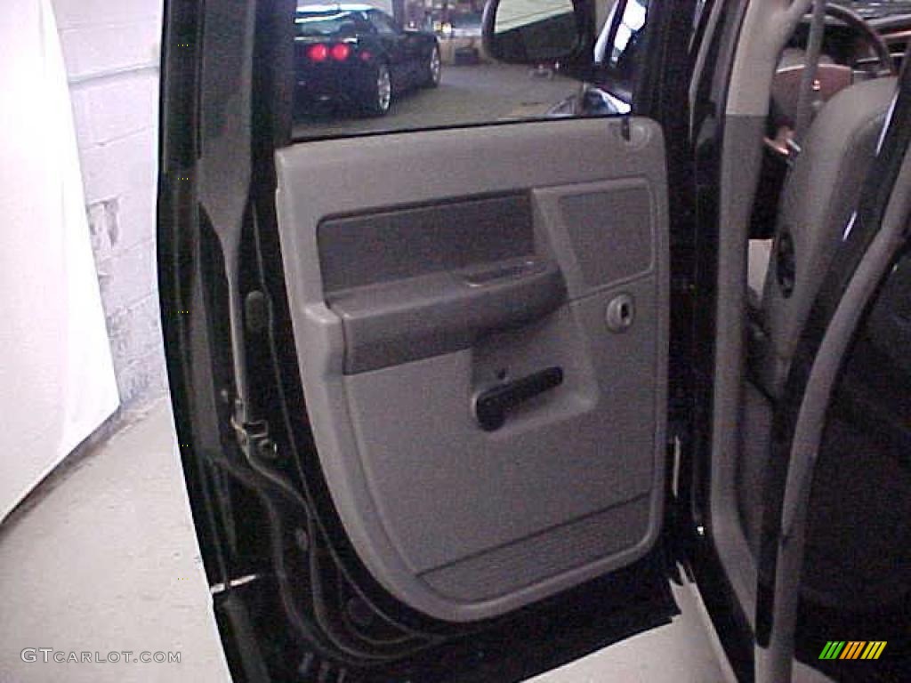 2007 Ram 1500 Big Horn Edition Quad Cab 4x4 - Brilliant Black Crystal Pearl / Khaki Beige photo #17