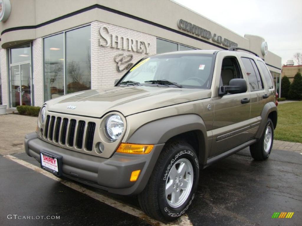 2006 Liberty Sport 4x4 - Light Khaki Metallic / Khaki photo #1