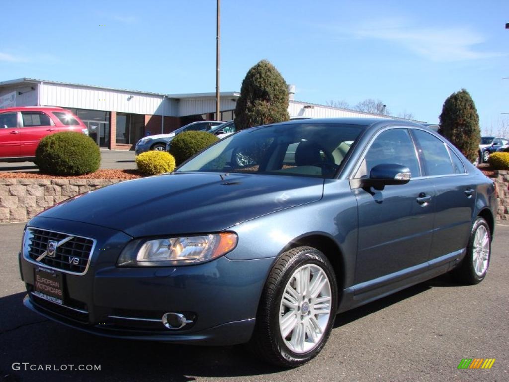 Barents Blue Metallic Volvo S80