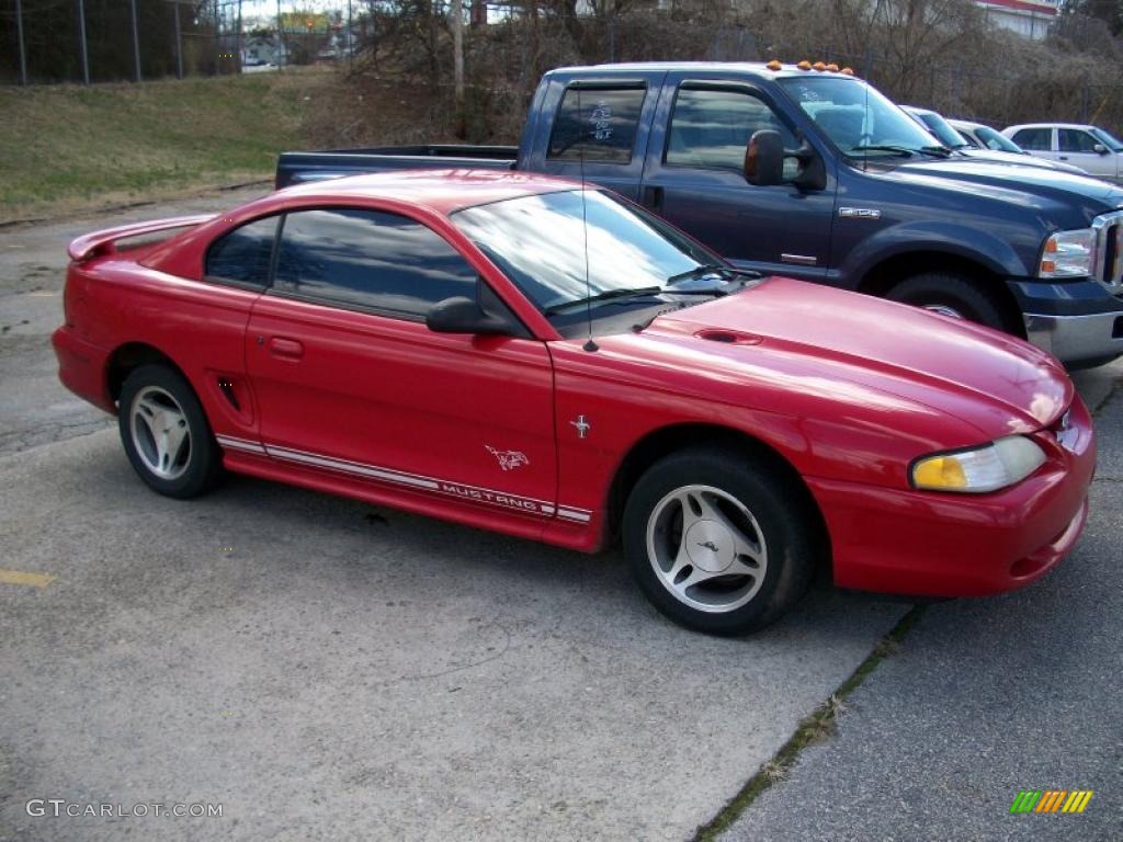 1997 Mustang V6 Coupe - Rio Red / Medium Graphite photo #2