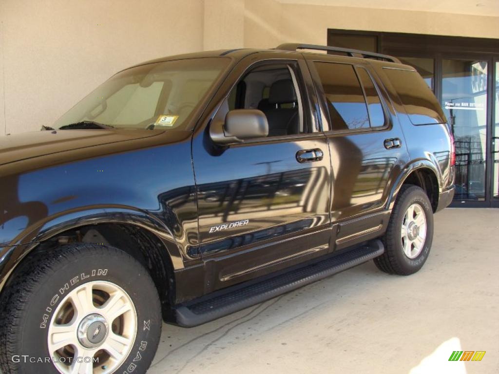 2002 Explorer Limited 4x4 - Black Clearcoat / Graphite photo #3