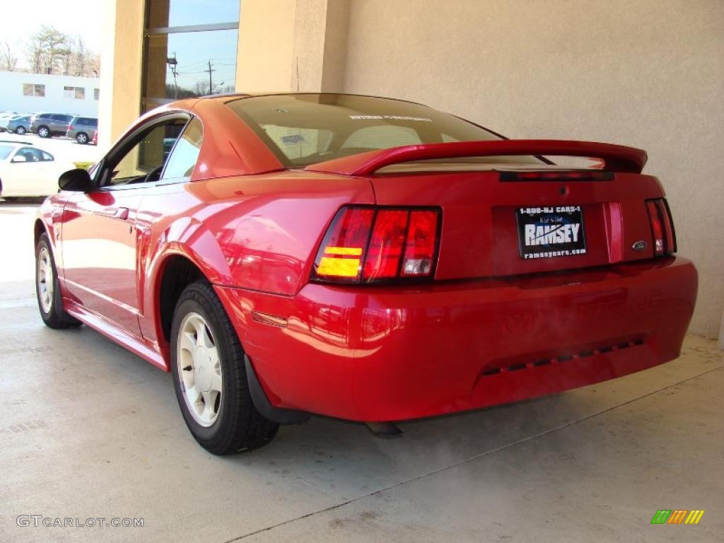 2000 Mustang V6 Coupe - Laser Red Metallic / Medium Graphite photo #5