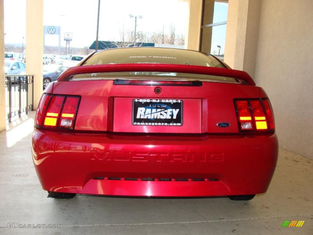 2000 Mustang V6 Coupe - Laser Red Metallic / Medium Graphite photo #6
