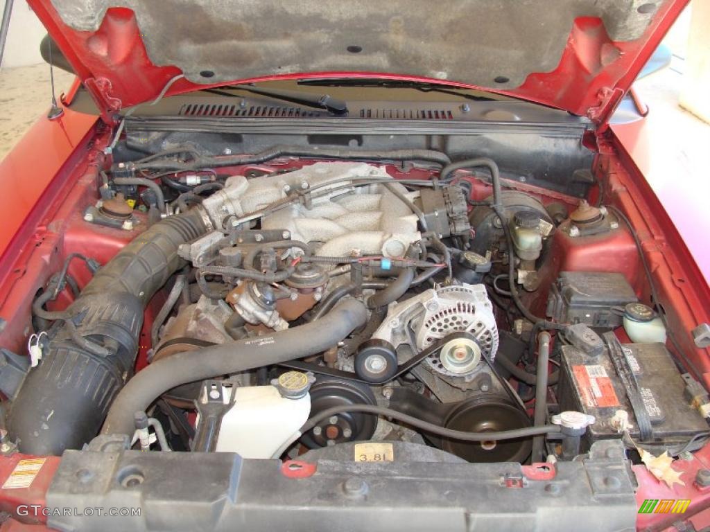 2000 Mustang V6 Coupe - Laser Red Metallic / Medium Graphite photo #14