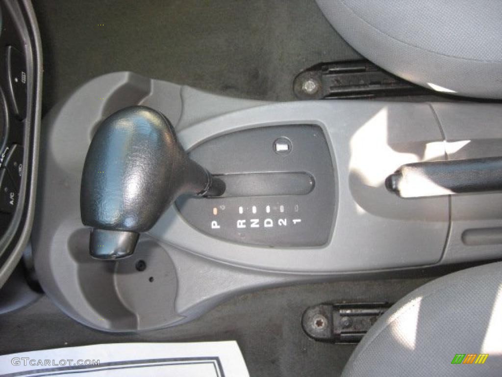 2005 Focus ZX4 SE Sedan - CD Silver Metallic / Dark Flint/Light Flint photo #28