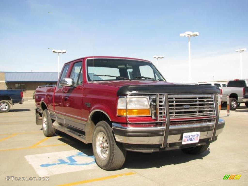 1994 F150 XL Extended Cab 4x4 - Electric Red Metallic / Grey photo #3